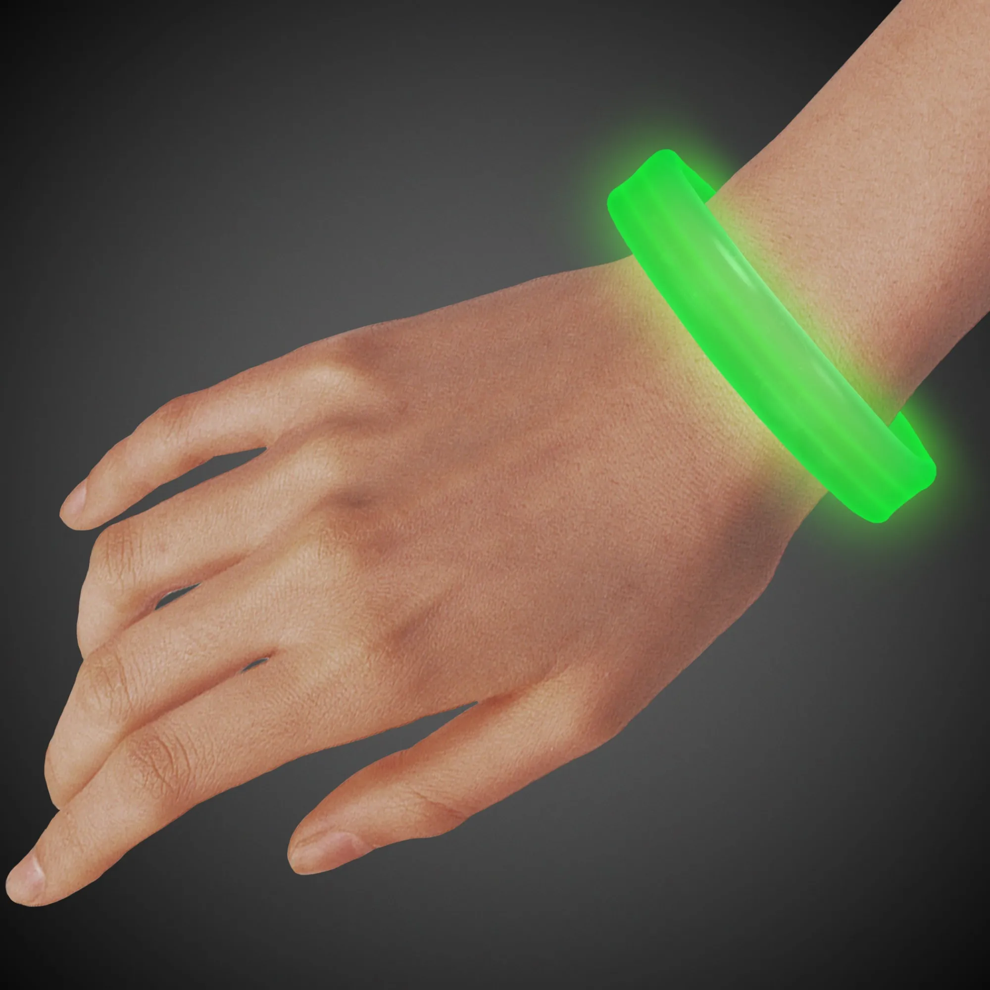 New Windy City Novelties Triple Wide 9" Glow Bracelets Green