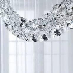 Windy City Novelties Snowflake Accordion Garland